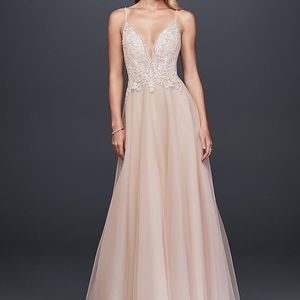 BRAND NEW NEVER USED GALINA SIGNATURE WEDDING GOWN